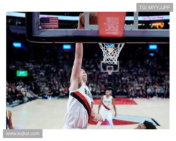 能否突破重围开拓者与热火对决前瞻杨瀚森与翻译共赏队友精彩扣篮瞬间